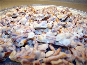 Pretzel Peanut Bark